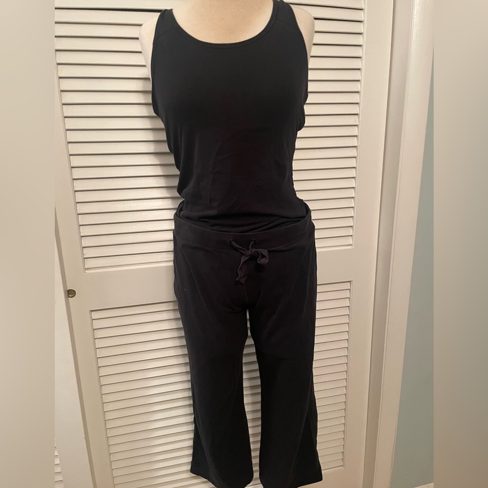 Mind Body & Soul Yoga Set. Comfy lounge black yoga tank top/leggings size S/M